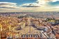 Náměstí svatého Petra ve Vatikánu a letecký pohled na Řím
