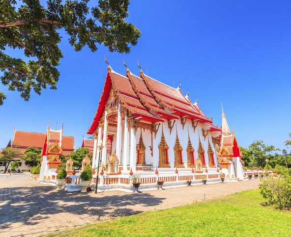 Wat Chalong nebo Chayatararam je buddhistický chrámový komplex na ostrově Phuket, Thajsko