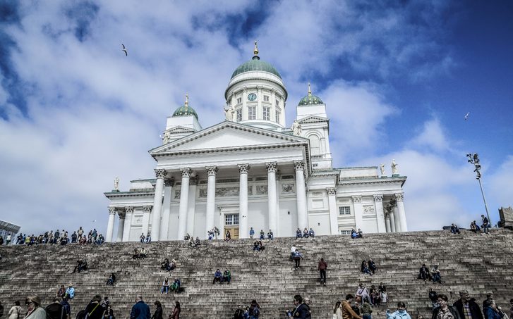 Evangelická katedrála je hlavní dominantou Senátního náměstí i celé finské metropole.