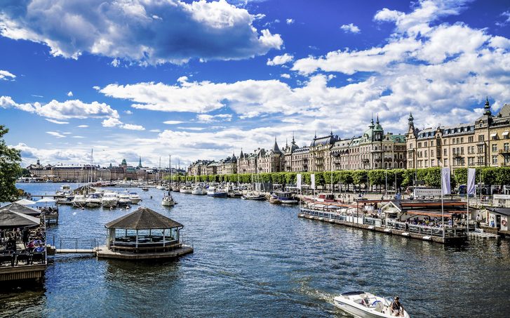 Pohled na přístav ve Stockholmu