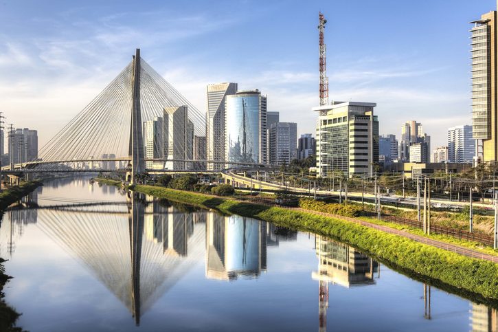 Octavio Frias de Oliveira Bridge je památkou města Sao Paulo, Brazilie