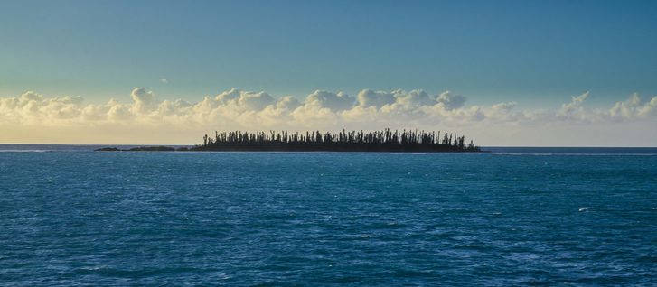 Ostrov v moři u Ananasového ostrova, Nová Kaledonie
