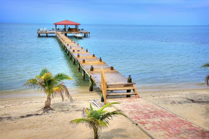 Old Belize Beach – jediná pláž hlavního města Belize City.
