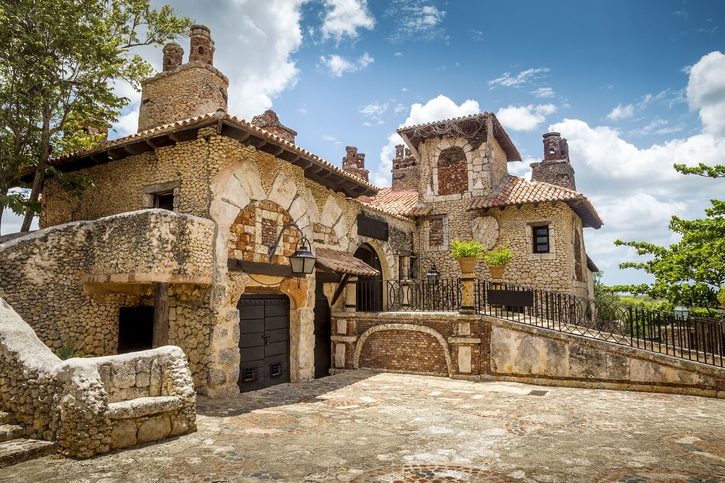 Altos de Chavón v La Romana 
