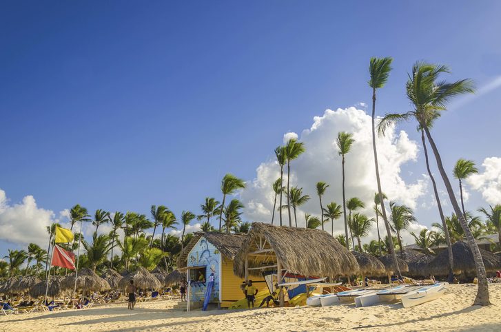 Burwood Beach – Relaxujte na nádherné písčité pláži na břehu Karibského moře, jen co by kamenem dohodil od města Burwood Beach – Relaxujte na nádherné písčité pláži na břehu Karibského moře, jen co by kamenem dohodil od města