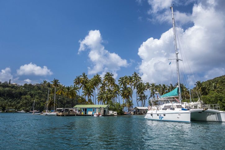 Plachetnice v Marigot bay, Svatá Lucie