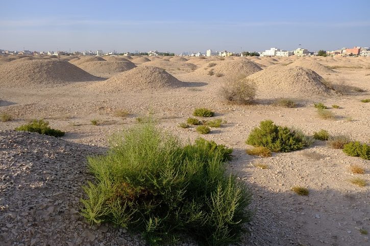 Manáma - Mohylová pole v Á'ali