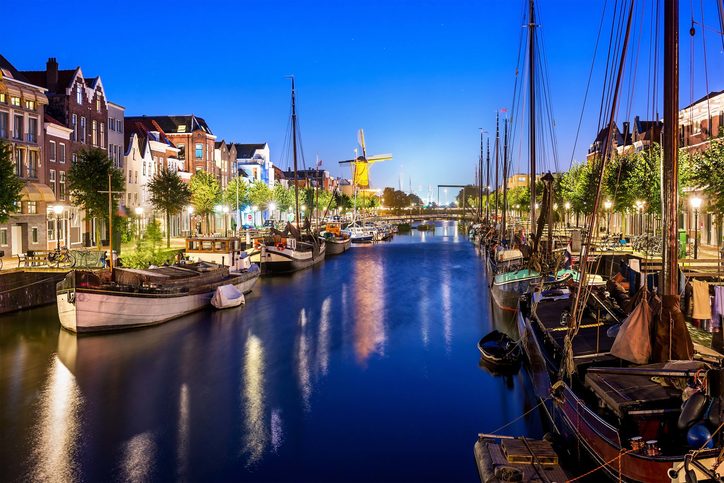 Malebný Delfshaven v Rotterdam, Nizozemsko. Jeho malé historické centrum bylo pečlivě zachováno a uniklo bombardování druhé světové války