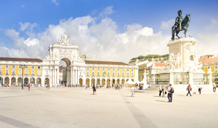 Slavný oblouk v Praca do Comercio, Lisabon, Portugalsko
