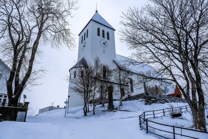 Svolvaer - Historický bílý kostel 