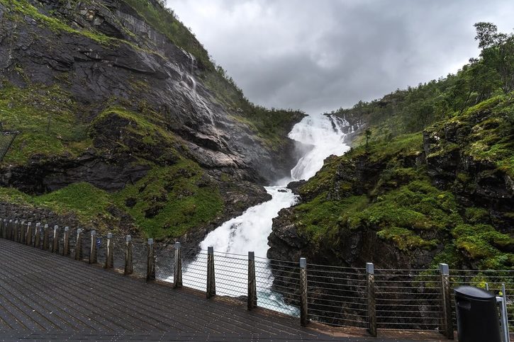 Lyngdal - Vodopád Kjosfossen