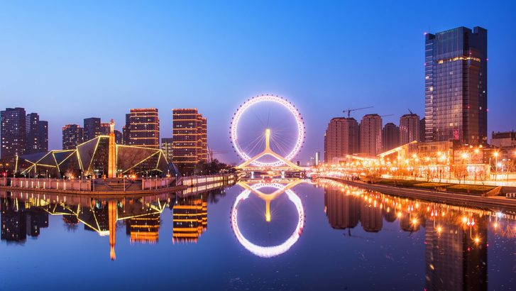 Krása města Tianjin a Tianjinské oko - toto ruské kolo si můžete užít ve dni či v noci