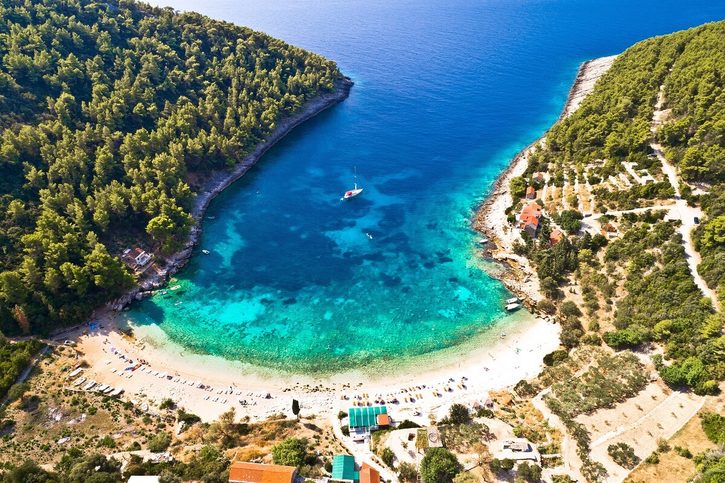 Korčula -Pláž v zátoce Pupnatska Luka