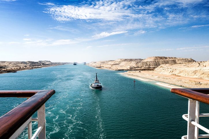 Suezský průplav z výletní lodi.