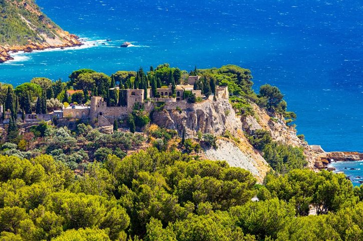 Cassis - Pohled na starou část města