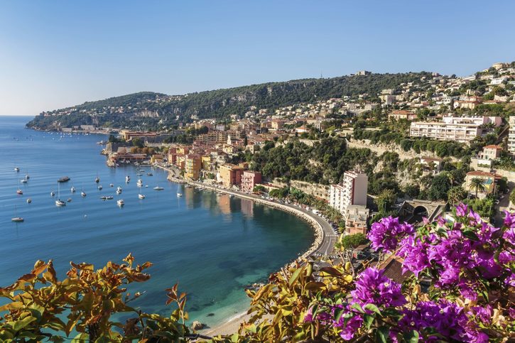 Panoramatický pohled na Azurovém pobřeží v blízkosti města Villefranche