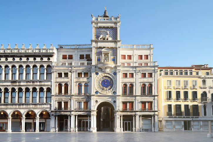 Torre dell’Orologio, slavná hodinová věž 