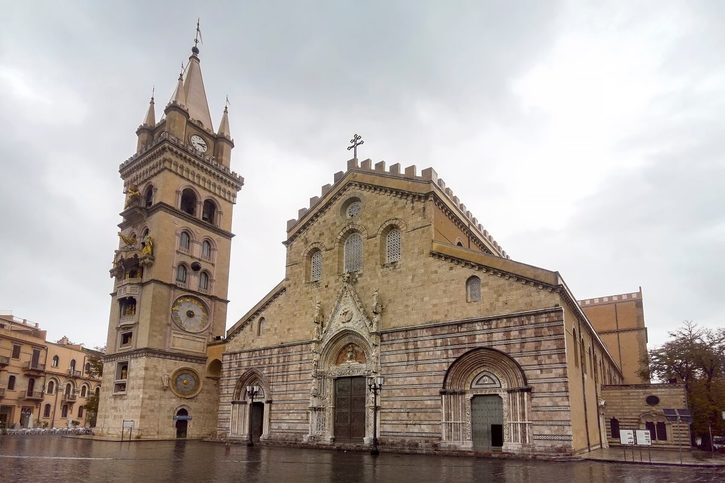 Messina - Katedrála v Messině na náměstí Piazza Duomo 