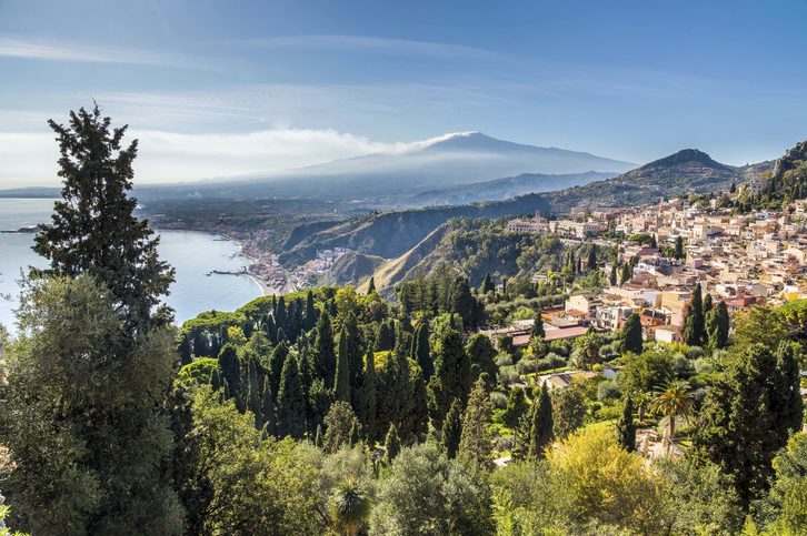 Pohled na město Messina, ostrov Sicílie