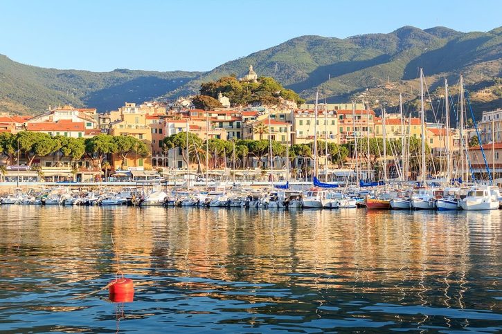 Sanremo - Pohled na historickou čtvrť La Pigna