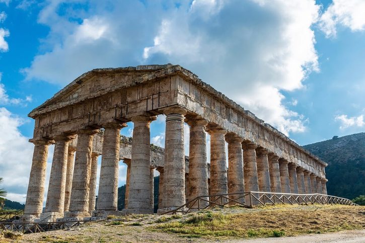 Trapani - Dórský chrám v Segestě (Tempio di Segesta) 