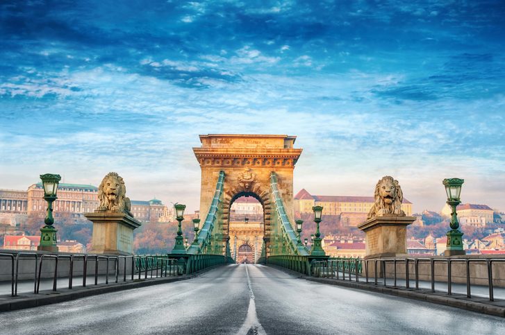 Světově proslulý Szechenyi Řetězový most v Budapešti