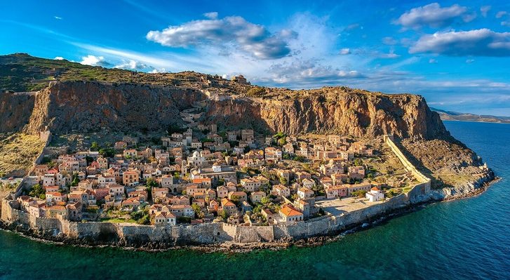 Monemvasia - Letecký pohled na středověké město Monemvasia