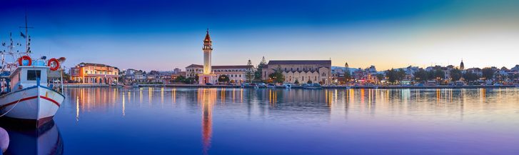 Zakynthos - Pohled na večerní přístav ve městě Zante