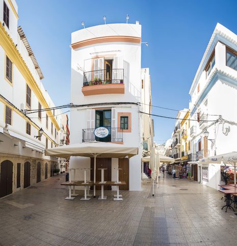 Nákupní uličky na Ibize, Španělsko