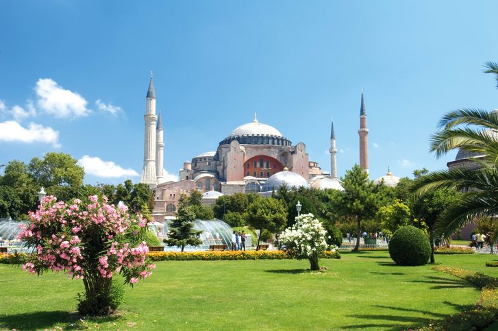 Krásný pohled na Modrou mešitu, Istanbul, Turecko