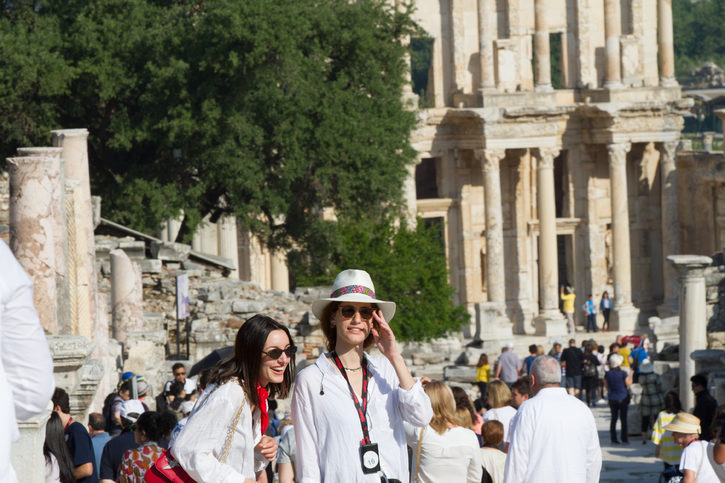 Turisté v Kusadasi, Turecko