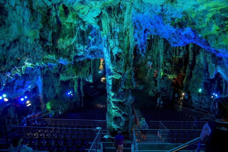 Gibraltar - Jeskyně svatého Michaela (St. Michael’s Cave) 