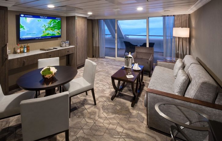 Club World Owner´s Suite - Azamara Onward