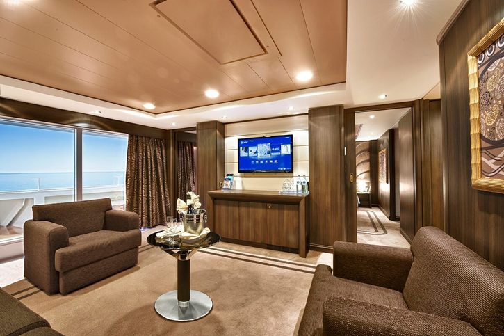 ČtyřlůžkovéRodinné apartmá Executive Suite (YC2), obývací část - MSC Divina