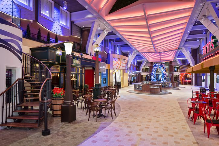 Royal Promenade - Symphony of the Seas