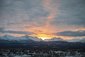 Pohled na západ slunce nad městem Anchorage