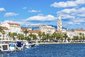 Split, Chorvatsko (region Dalmácie). Seznamu světového dědictví UNESCO Mosor hory v pozadí.Split, Chorvatsko (region Dalmácie). Seznamu světového dědictví UNESCO Mosor hory v pozadí