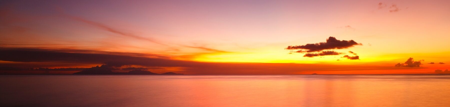 Západ slunce u ostrova Antigua