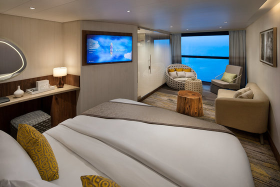 Kajuta s oknem - FL19-SuiteSP-Bedroom1R