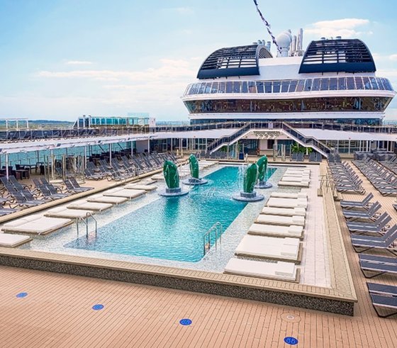 Bazén - MSC Virtuosa