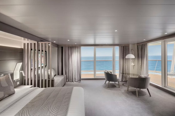 Apartmá Grand Suite Aurea s terasou a vířivkou (SXJ) - MSC World Europa