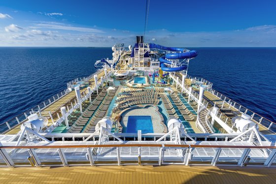 Otevřená paluba s bazény - Norwegian Bliss