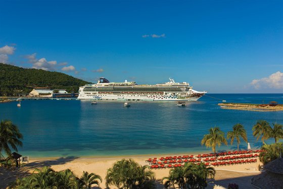 Norwegian gem - ncl_Gem_aerial_Ocho-Rios