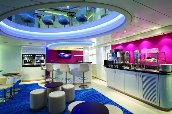 Studio Lounge - Norwegian Getaway