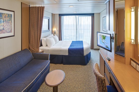 Kajuta s balkonem - RCI_BR_SupOceanView-BedroomR