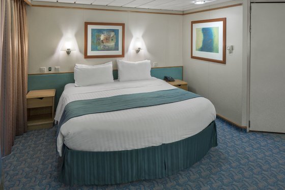 Kajuta vnitřní - RCI_AD_AccJuniorSuite-BedroomR