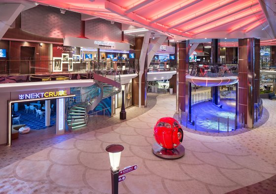 RisingTide Bar - Symphony of the Seas